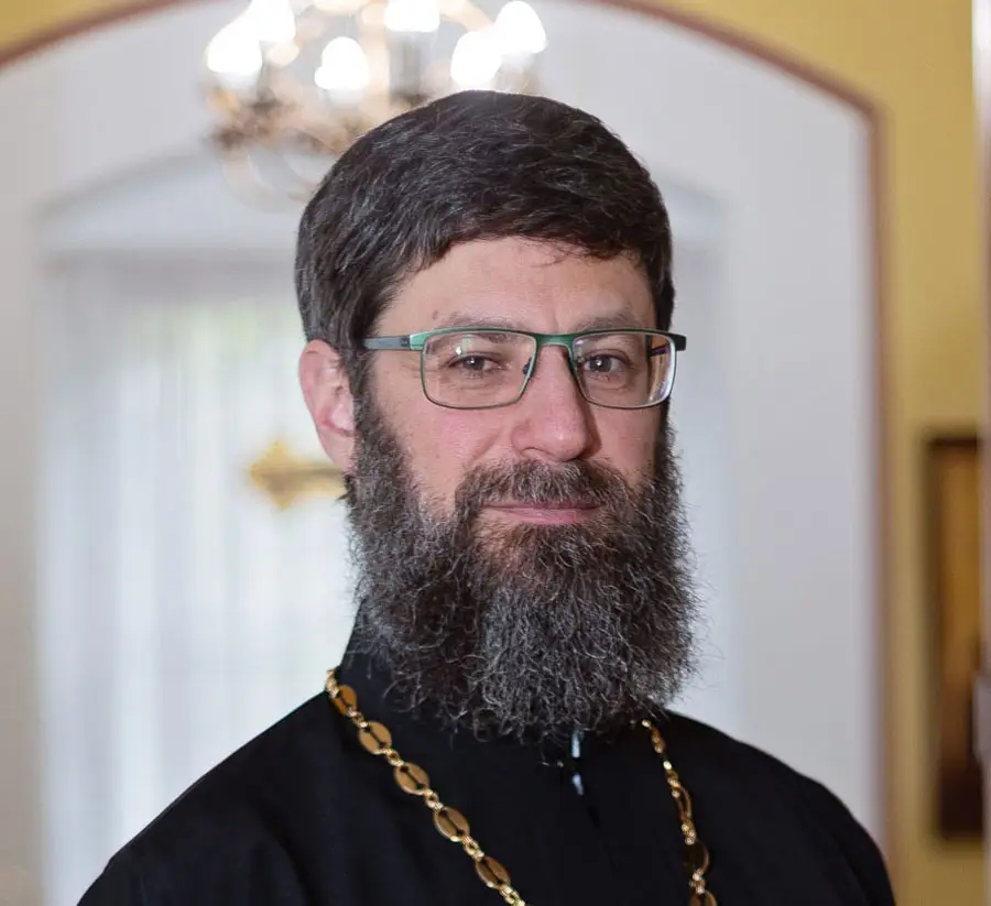 Priester Vladimir Bayanov